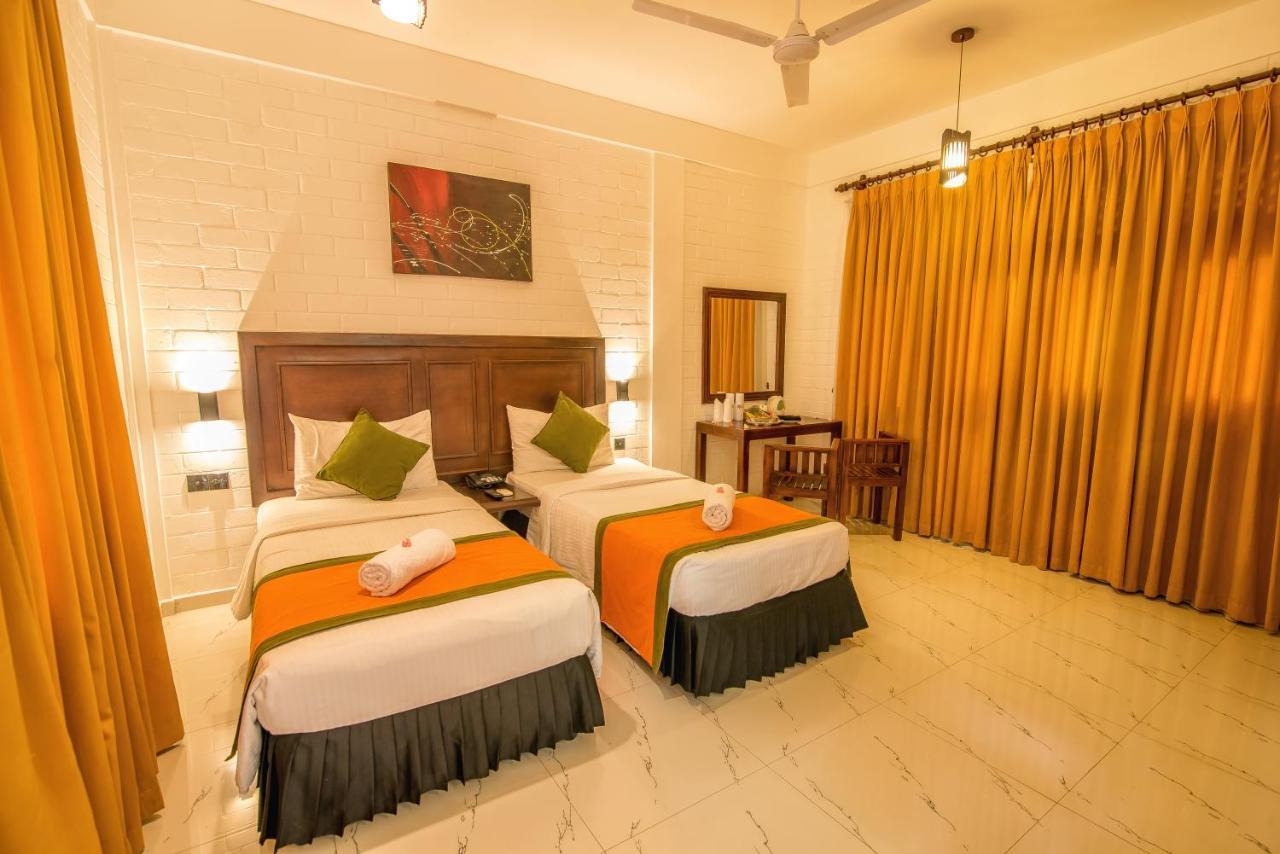 Mahanuge Hotel Polonnaruwa Exteriör bild