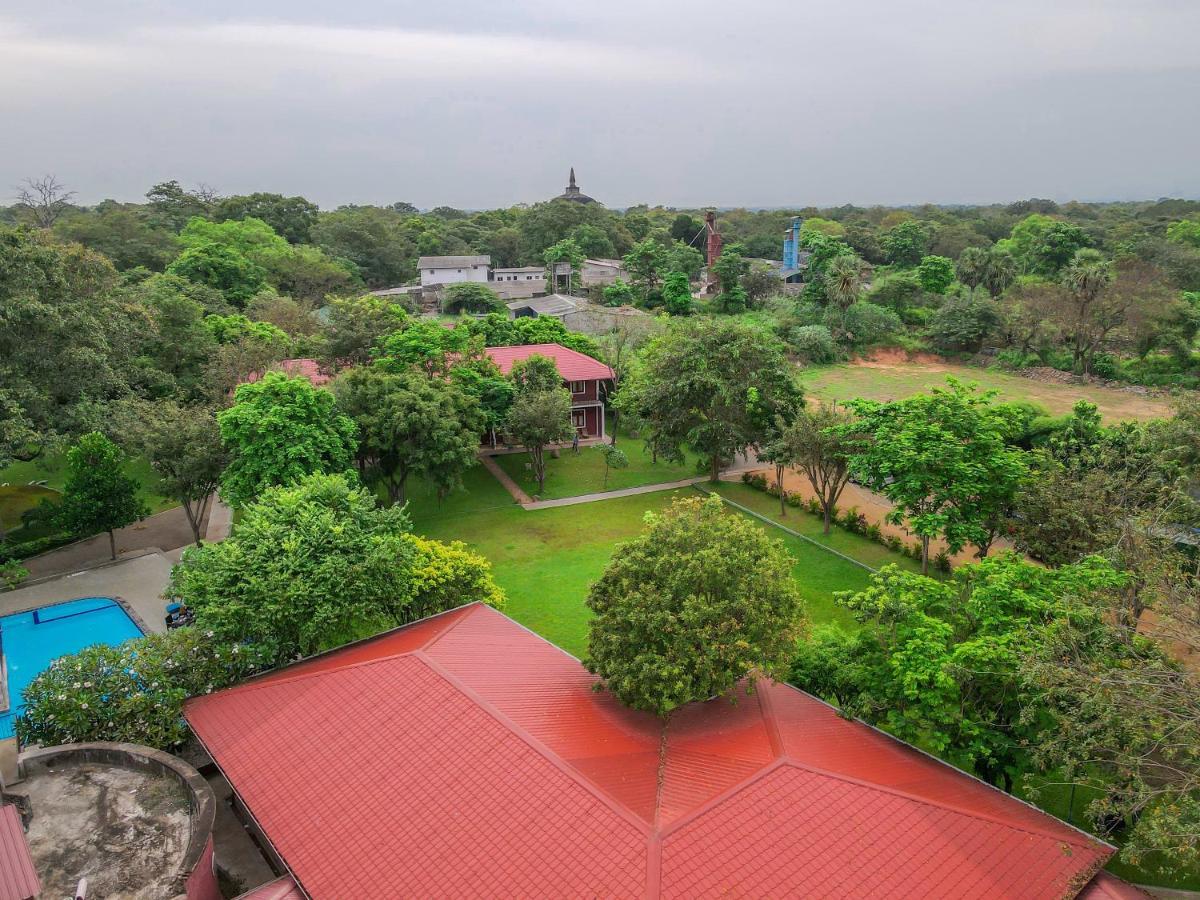Mahanuge Hotel Polonnaruwa Exteriör bild