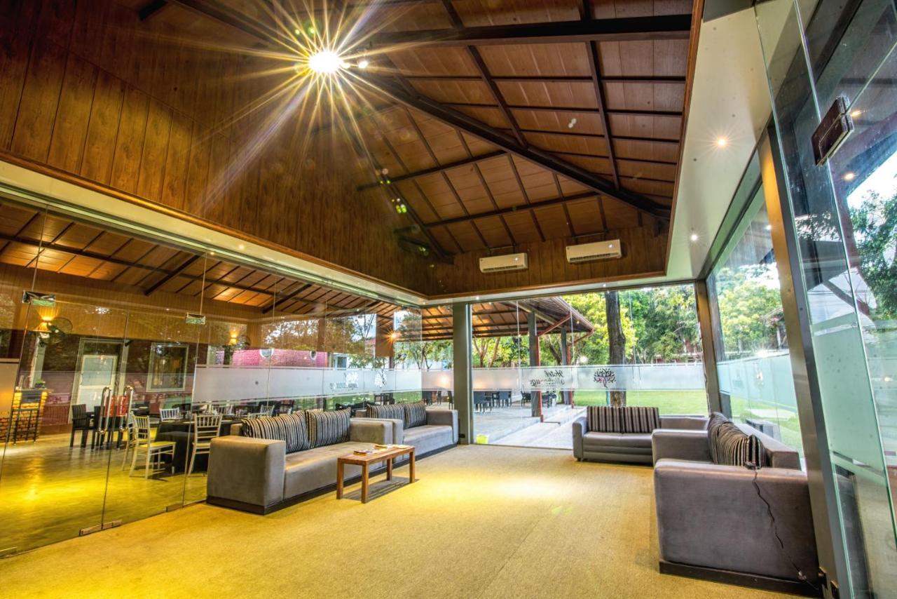 Mahanuge Hotel Polonnaruwa Exteriör bild